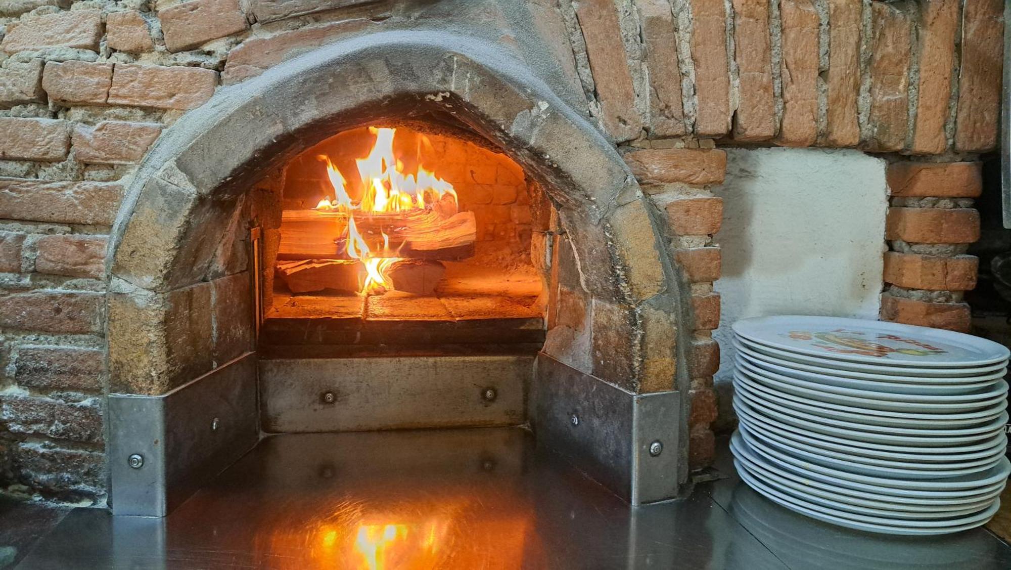 Hotel La Fontaine Saint-Imier Екстериор снимка