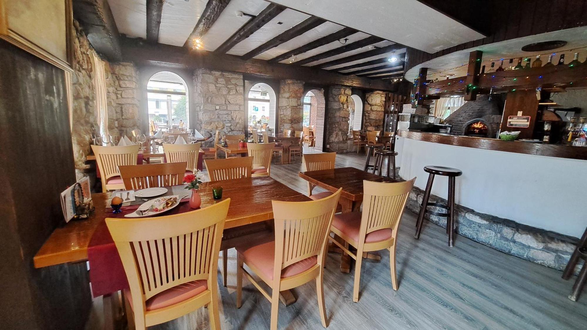 Hotel La Fontaine Saint-Imier Екстериор снимка