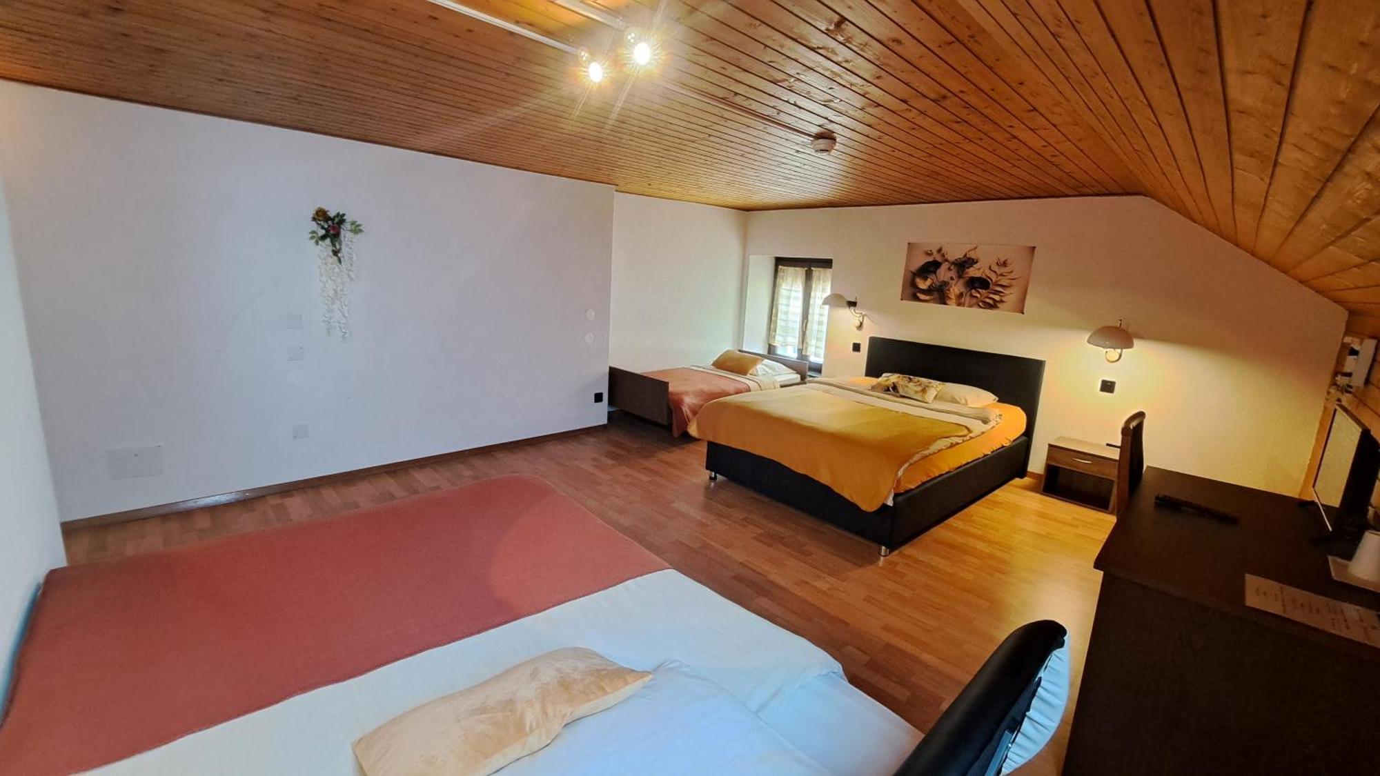Hotel La Fontaine Saint-Imier Екстериор снимка