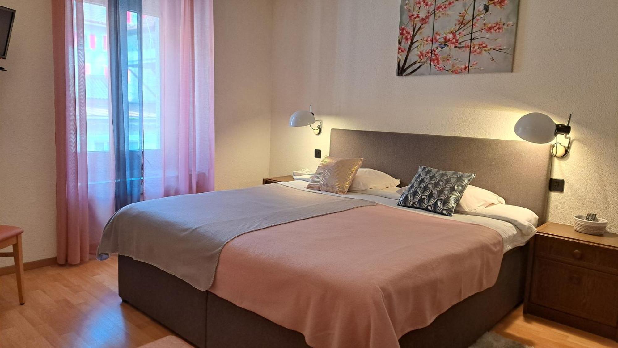 Hotel La Fontaine Saint-Imier Екстериор снимка