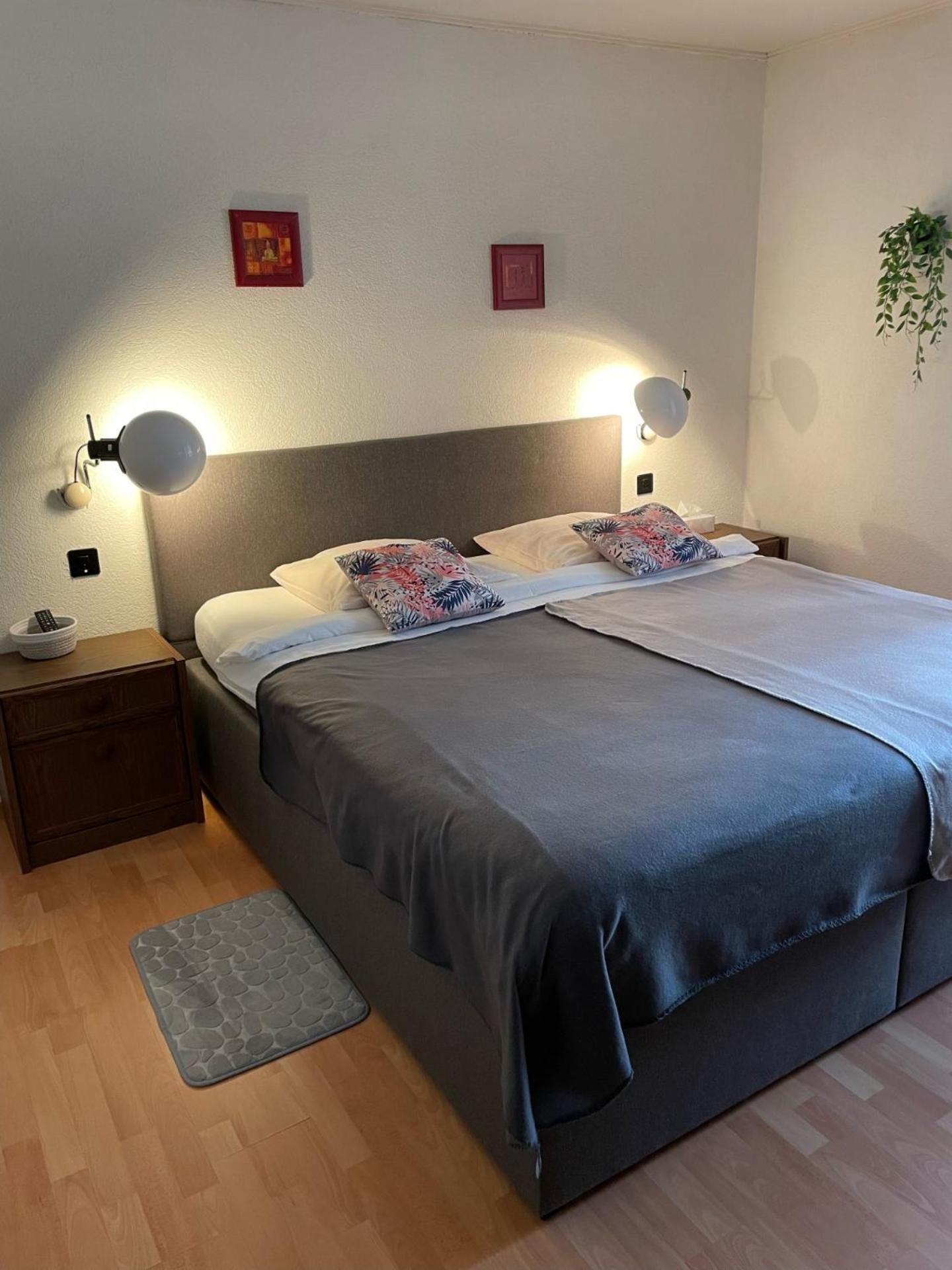 Hotel La Fontaine Saint-Imier Екстериор снимка