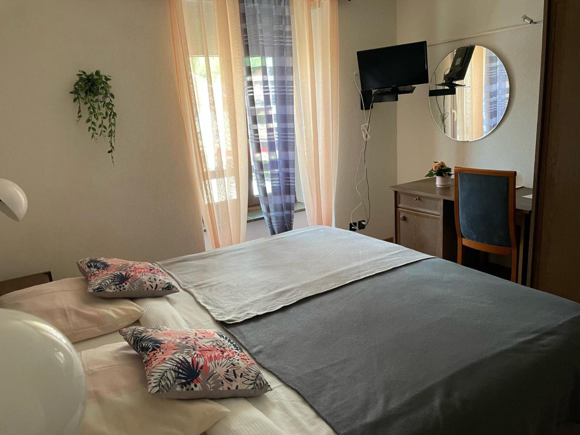 Hotel La Fontaine Saint-Imier Екстериор снимка